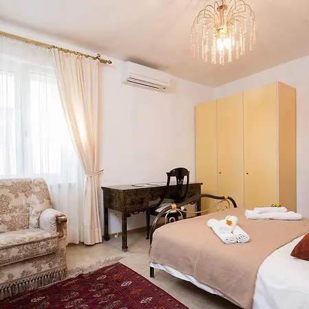 Two-bedroom In Split/split Riviera 26433 公寓 斯普利特