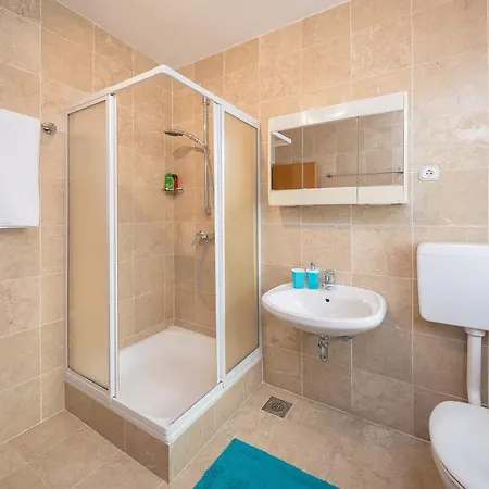 Two-bedroom In Split/split Riviera 26433 斯普利特
